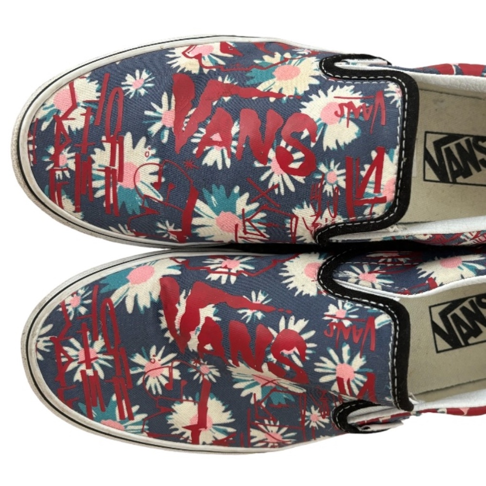 Vans Slip-on in Fun Floral Graffiti Pattern Size 9